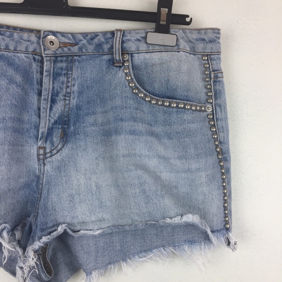 Band of Gypsies Rose Distressed Studded Jean Short - Picture 4 of 9